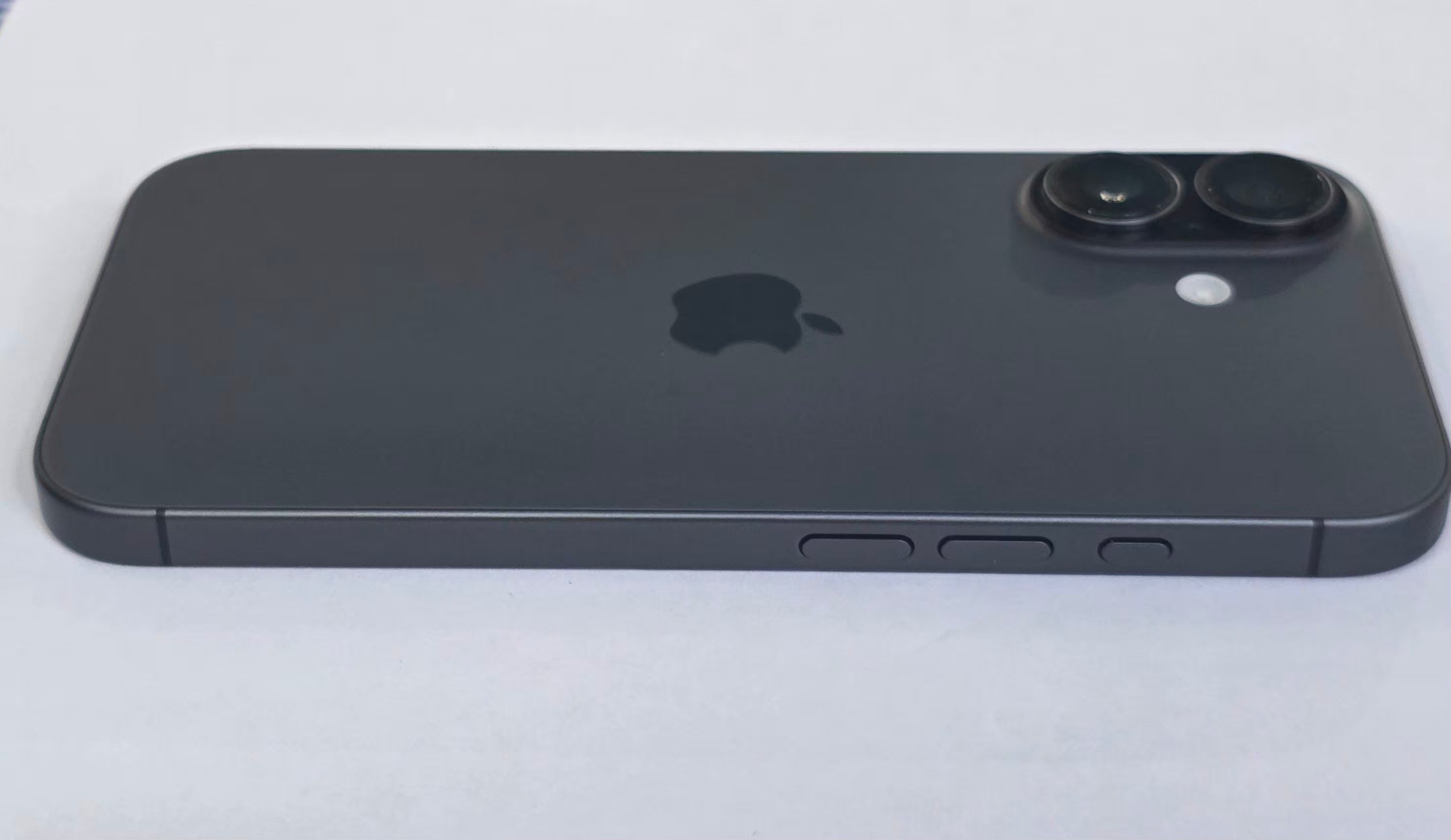 iPhone 17 - 256GB - International version - Open Box