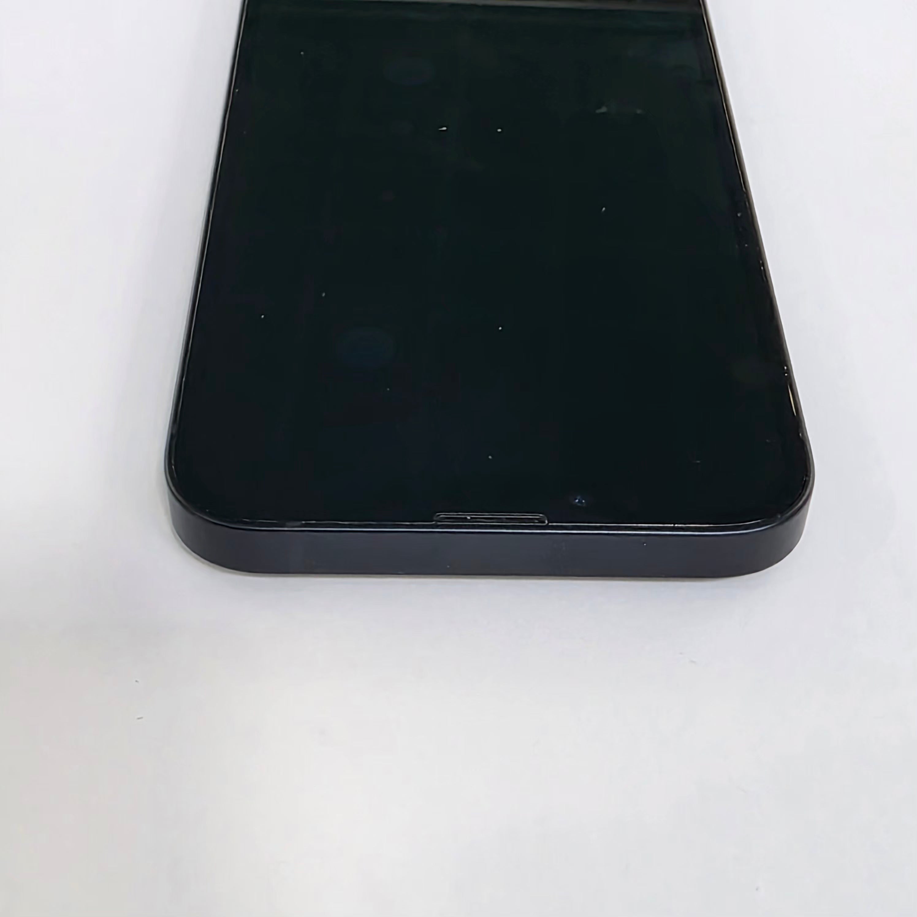 iPhone 13 - 128GB - UAE version - Excellent