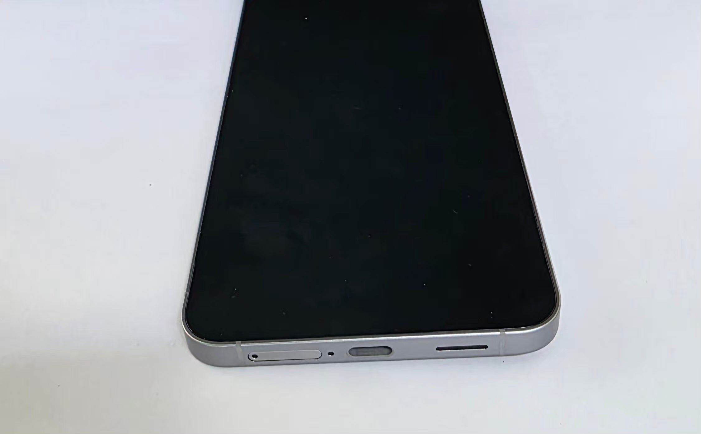 Samsung S25 Fe - 256GB (8GB RAM) - UAE version - Excellent