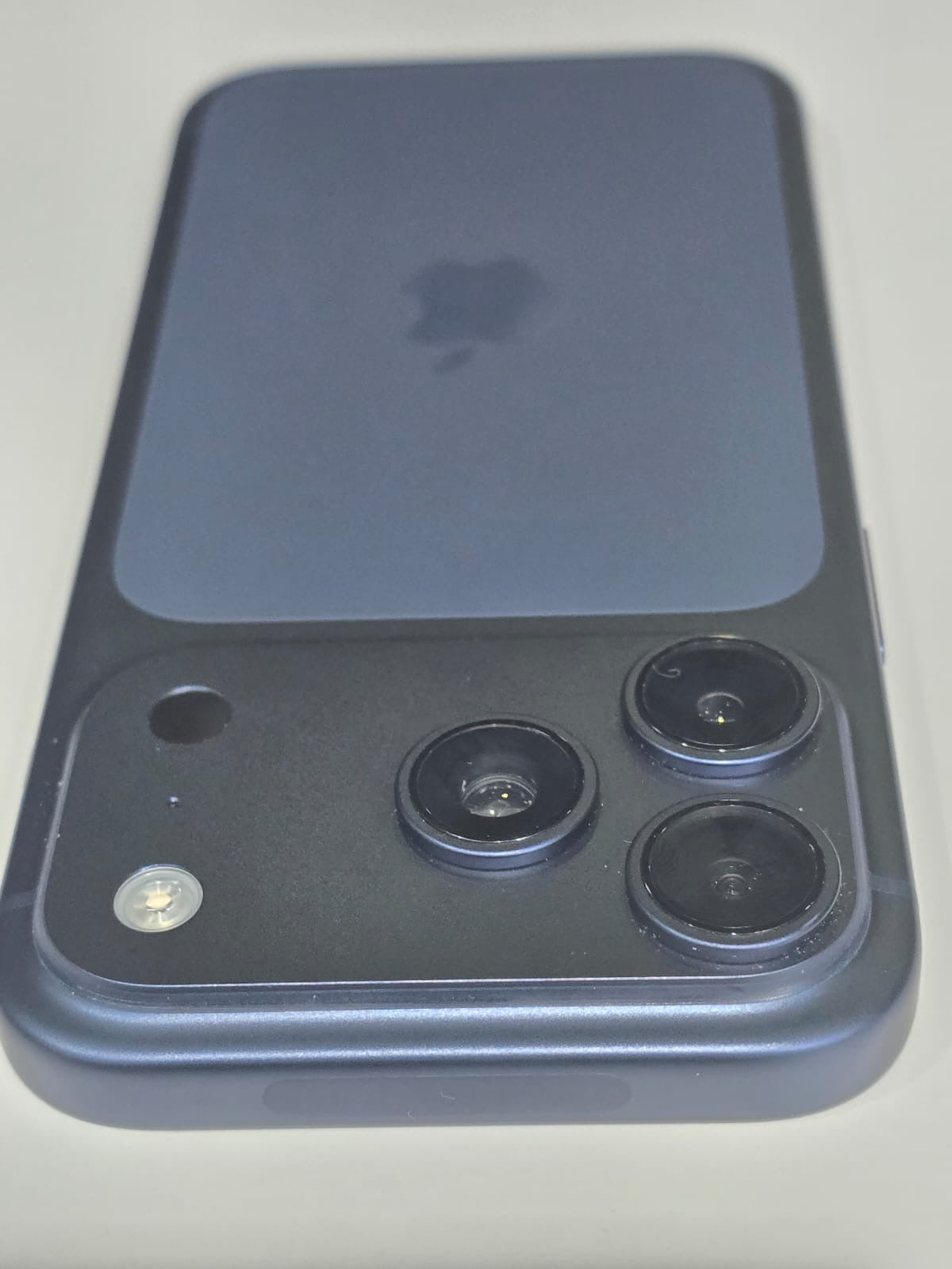 iPhone 17 Pro - 256GB - TDRA Version - Excellent