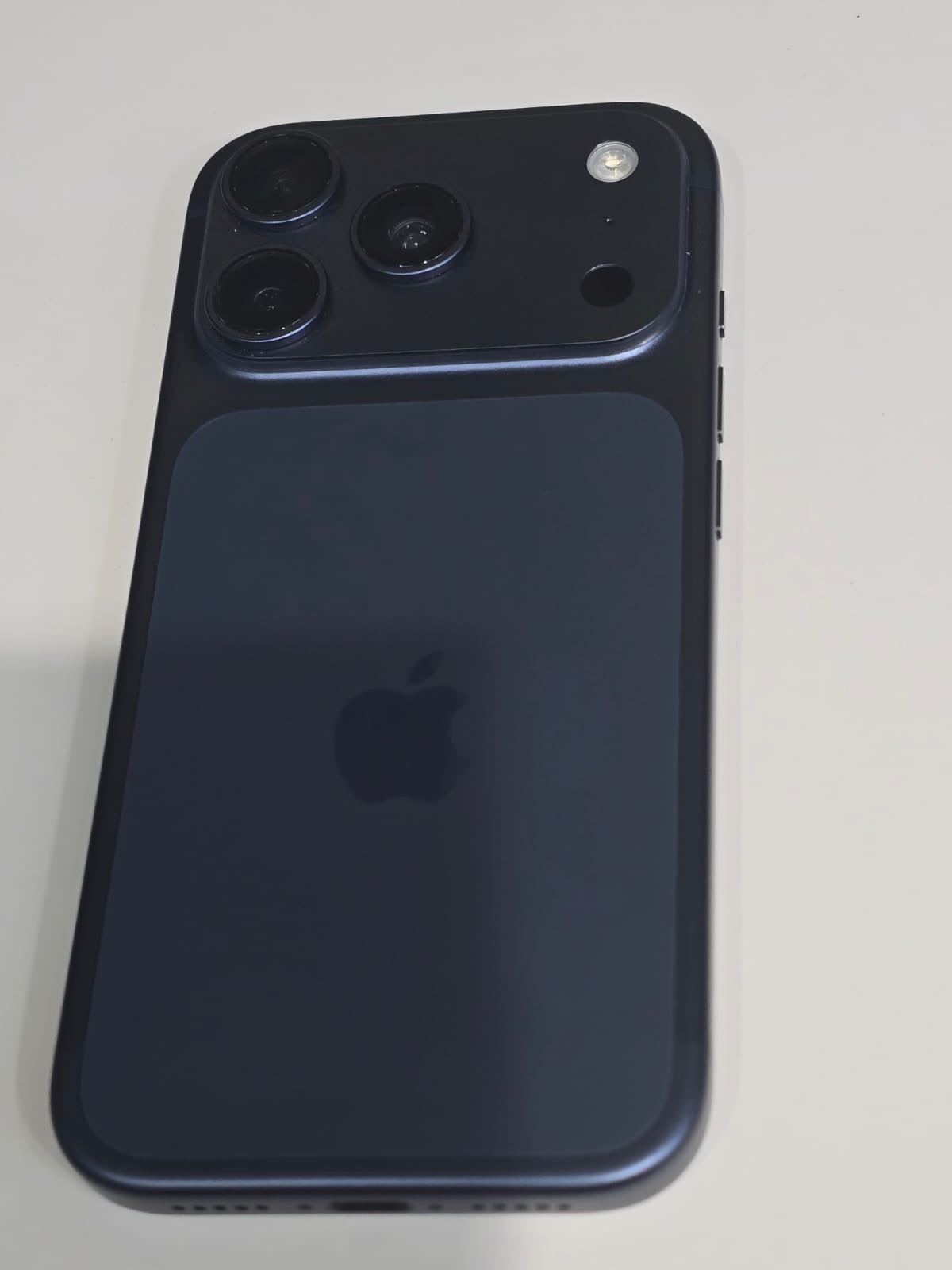 iPhone 17 Pro - 256GB - TDRA Version - Excellent