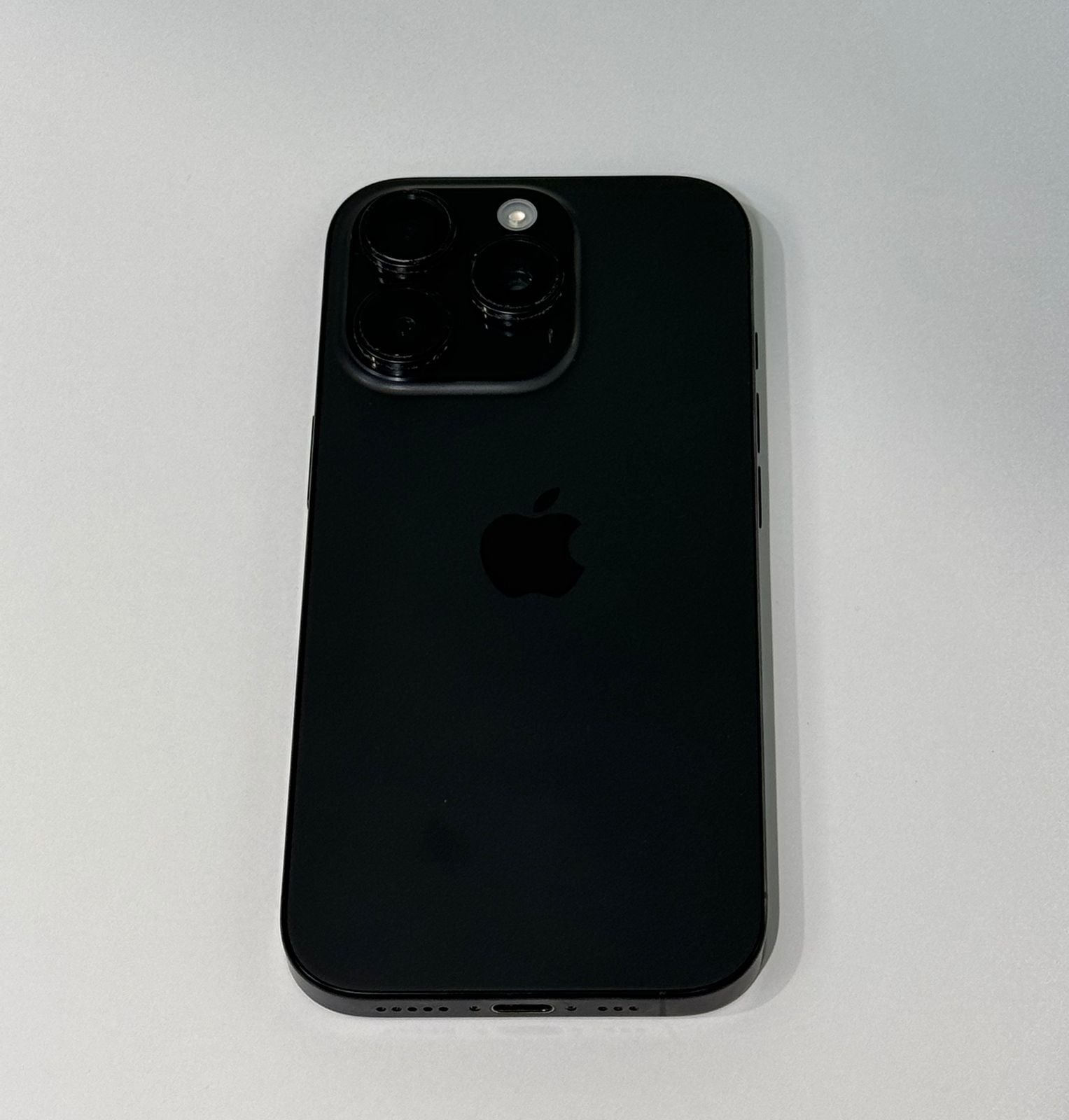 iPhone 16 Pro - 256GB - TDRA Version - Excellent