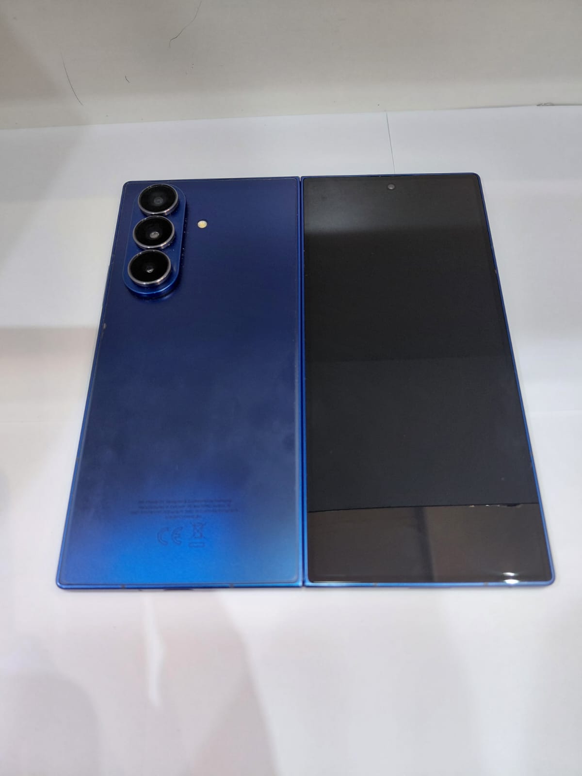 Samsung Galaxy Z Fold 7 - 256GB - UAE version - Excellent