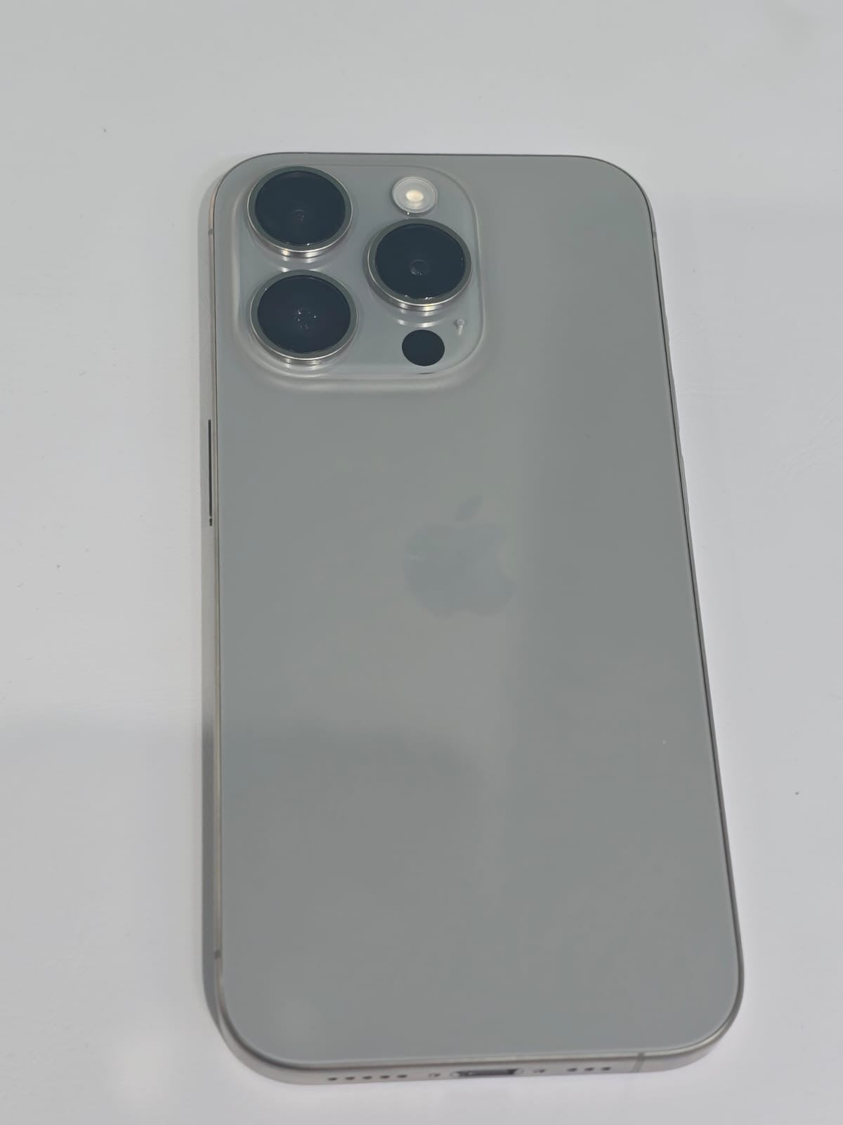 Phone 15 Pro - 256GB - International Version - Excellent