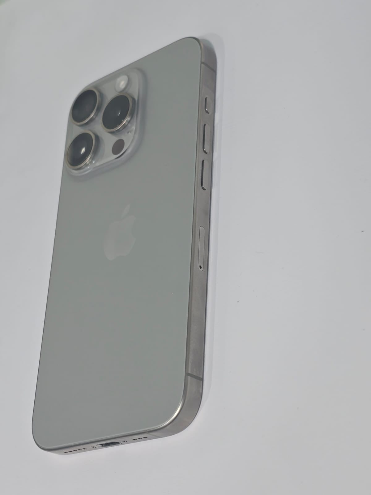 Phone 15 Pro - 256GB - International Version - Excellent